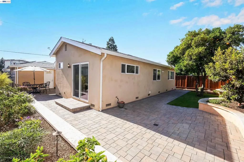 24654 Broadmore Avenue Hayward CA 94544