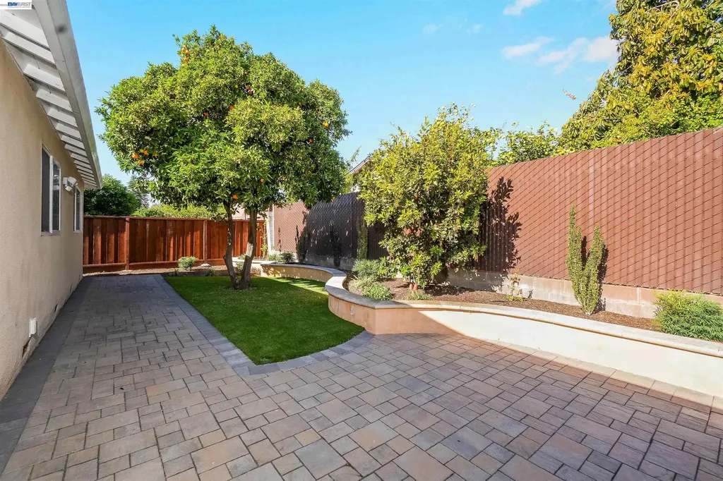 24654 Broadmore Avenue Hayward CA 94544
