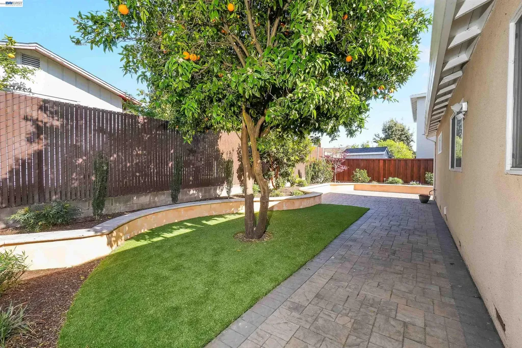 24654 Broadmore Avenue Hayward CA 94544