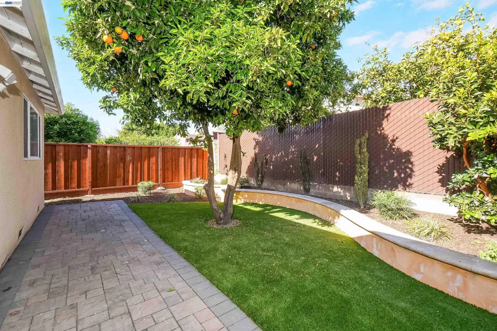 24654 Broadmore Avenue Hayward CA 94544