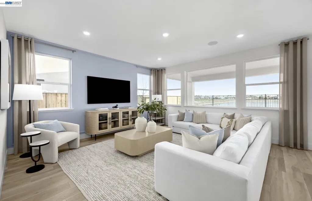 534 Lee Loop Discovery Bay CA 94505