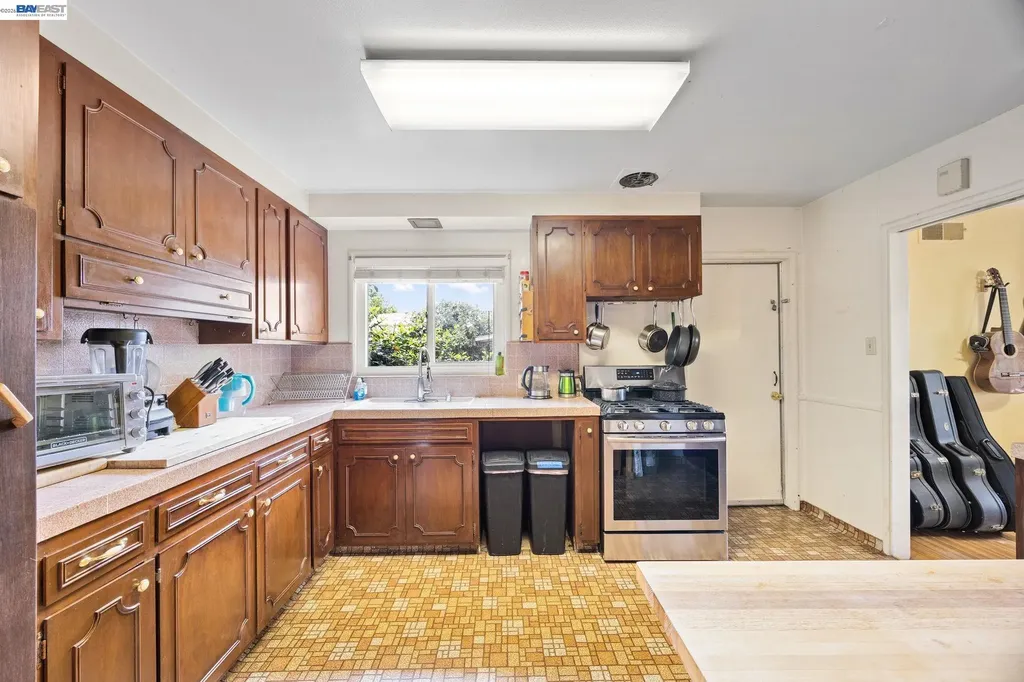 357 Perkins Drive San Lorenzo CA 94541