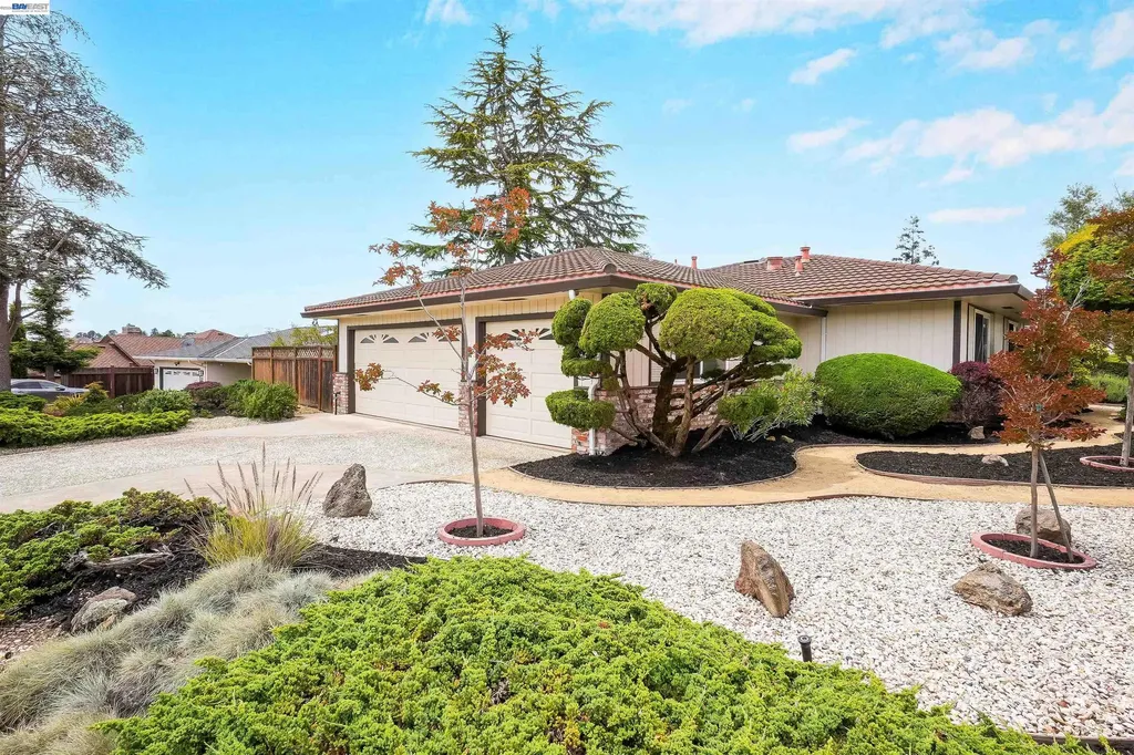 3787 Oakes Drive Hayward CA 94542