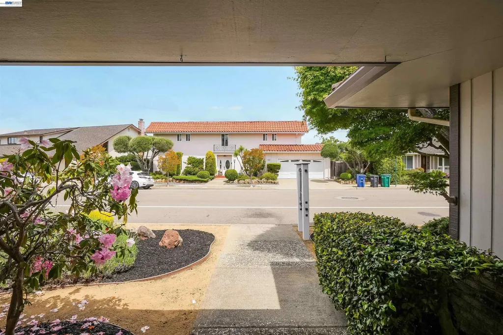 3787 Oakes Drive Hayward CA 94542