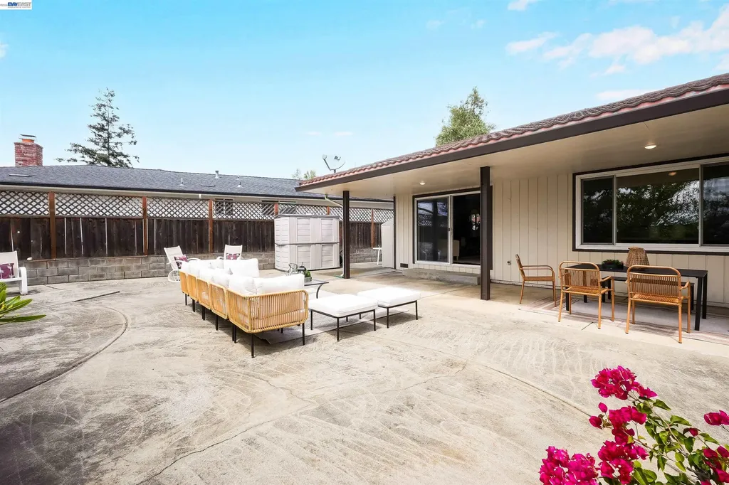 3787 Oakes Drive Hayward CA 94542