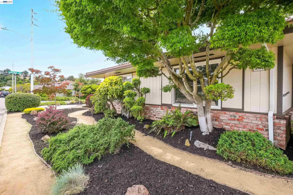 3787 Oakes Drive Hayward CA 94542