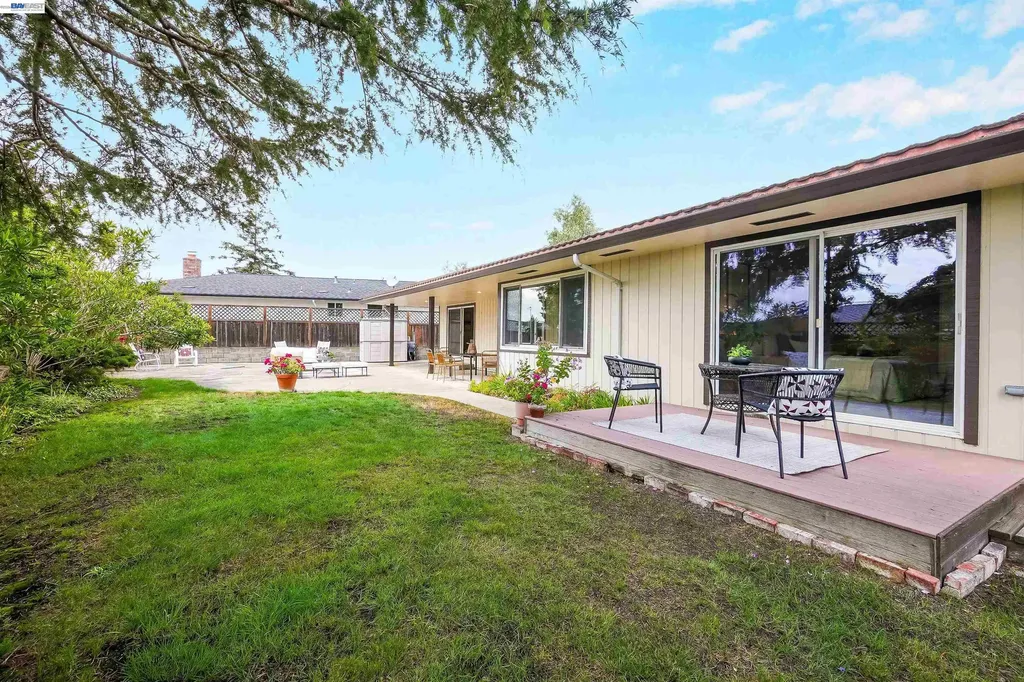 3787 Oakes Drive Hayward CA 94542