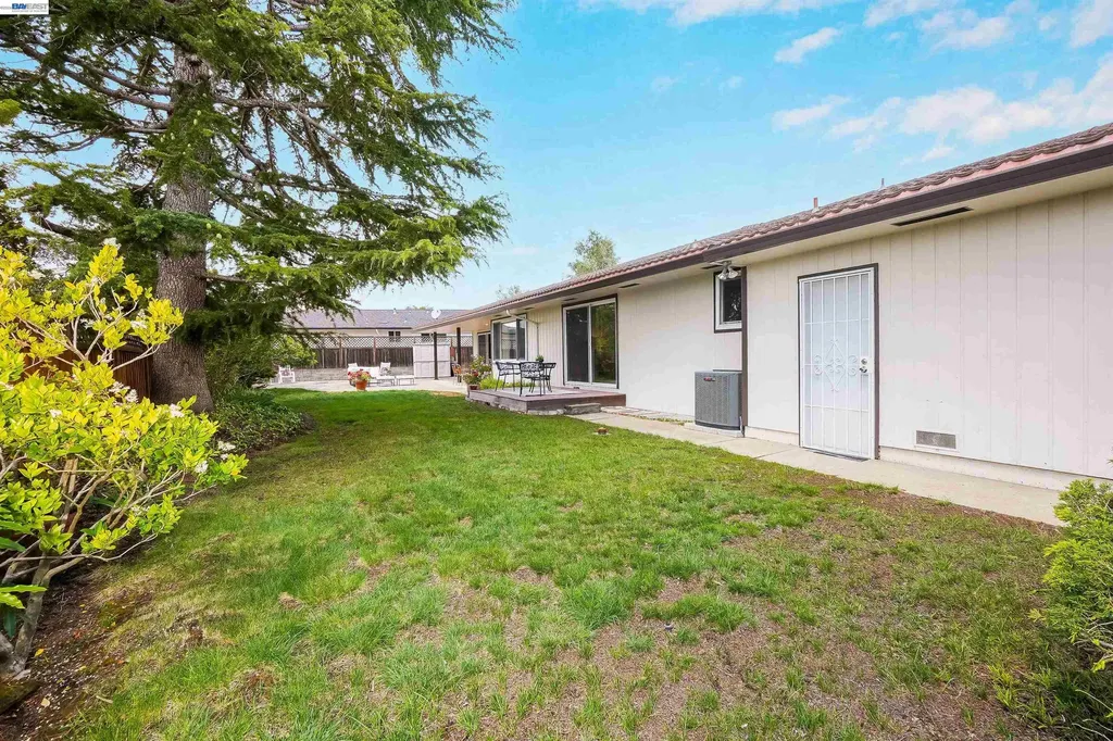 3787 Oakes Drive Hayward CA 94542