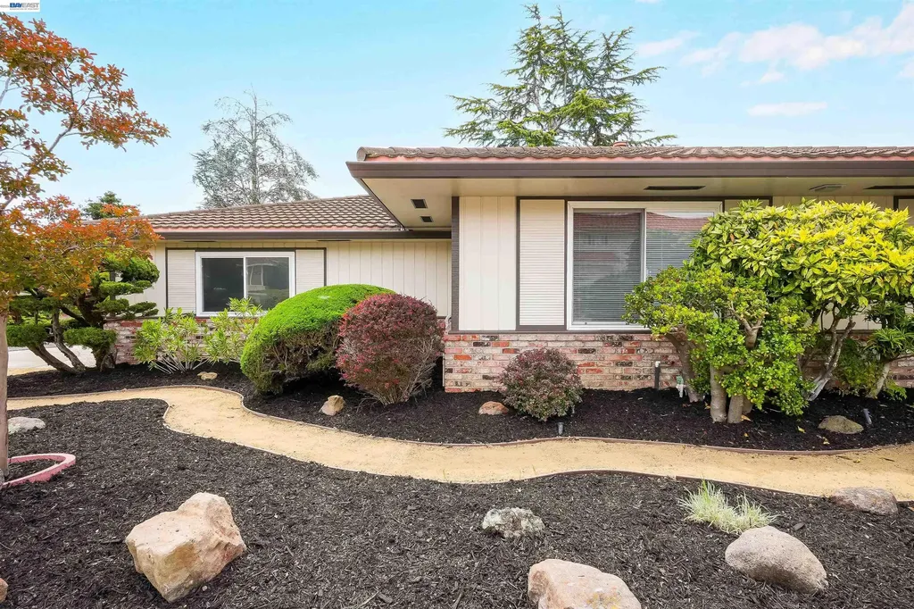 3787 Oakes Drive Hayward CA 94542