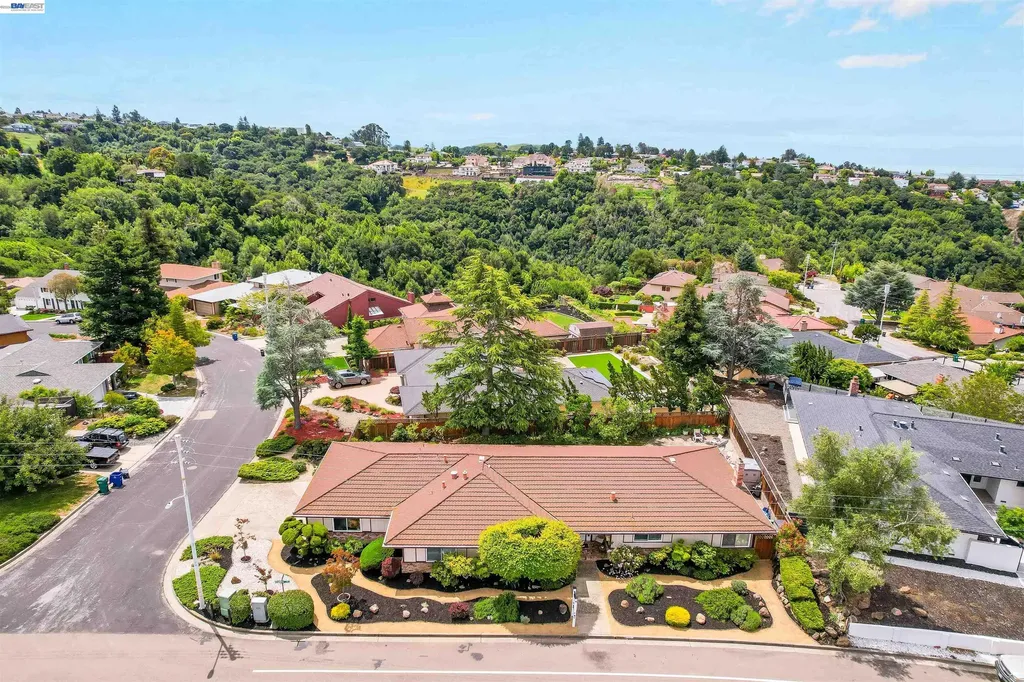 3787 Oakes Drive Hayward CA 94542