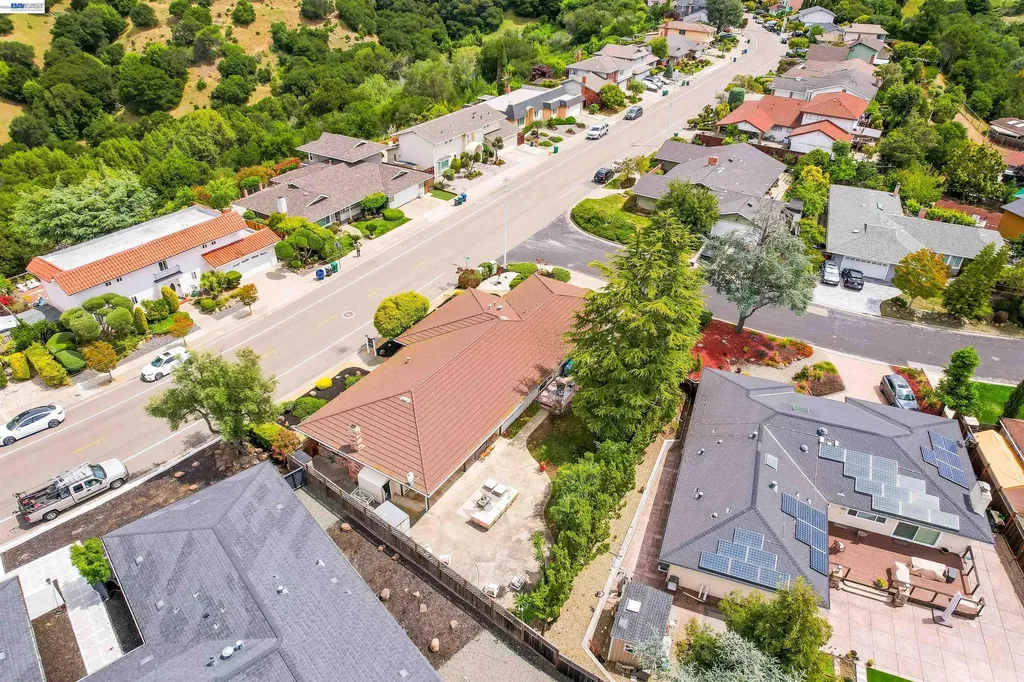 3787 Oakes Drive Hayward CA 94542