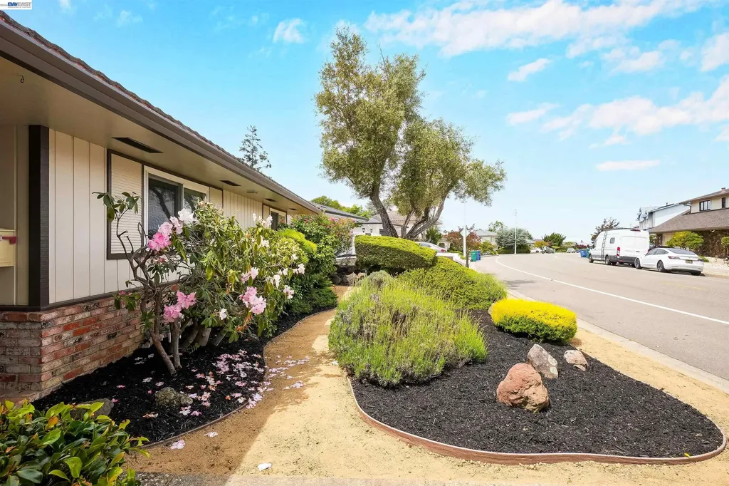 3787 Oakes Drive Hayward CA 94542
