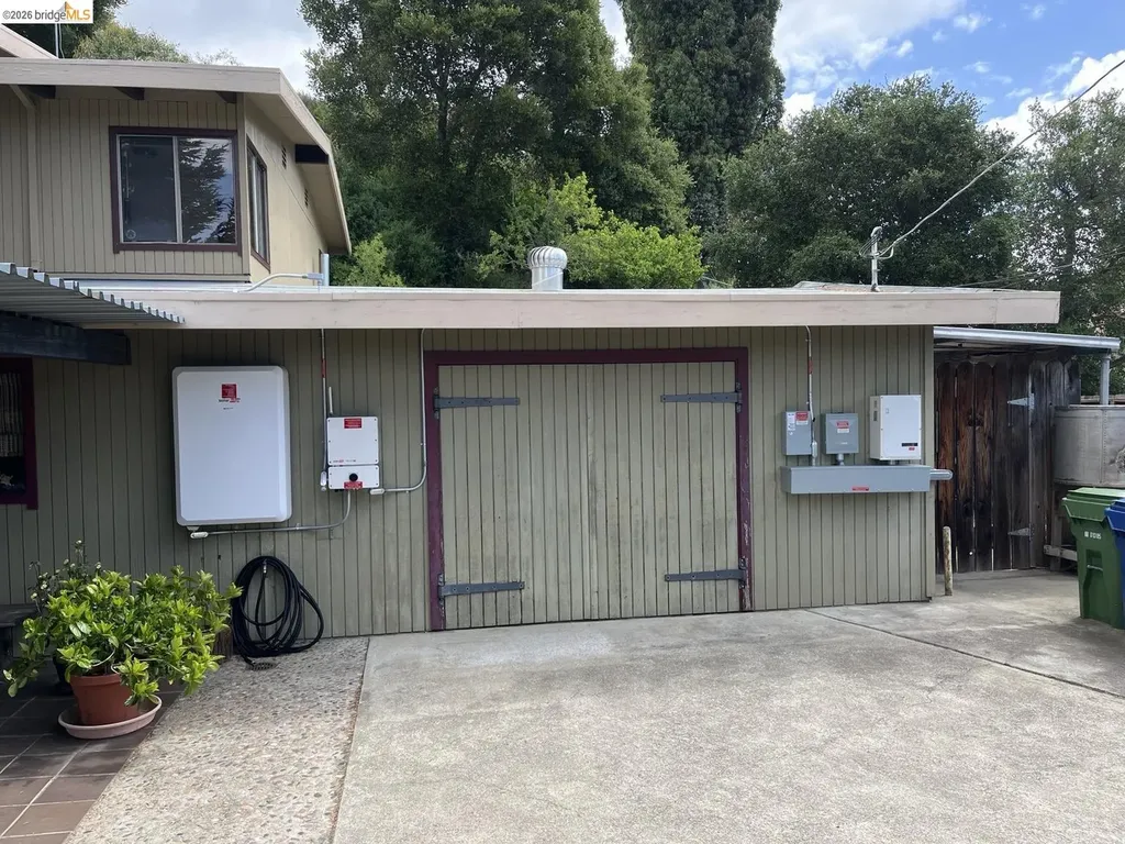 5284 Camino Alta Mira Castro Valley CA 94546