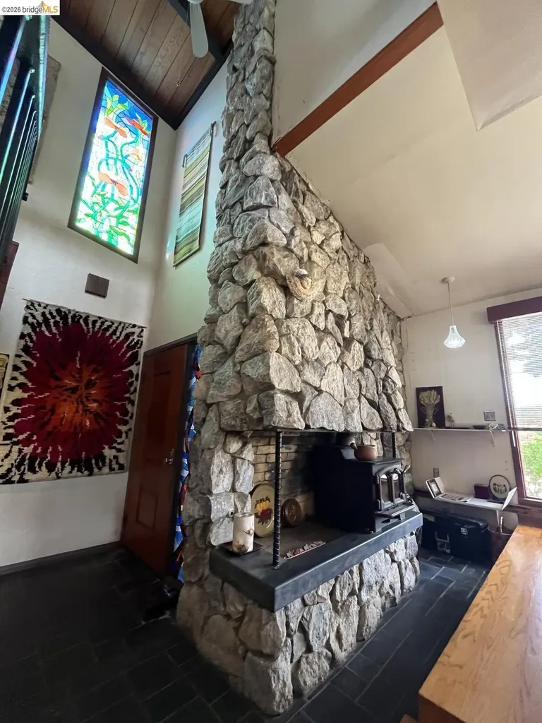 5284 Camino Alta Mira Castro Valley CA 94546