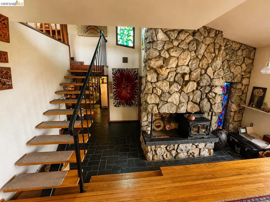 5284 Camino Alta Mira Castro Valley CA 94546