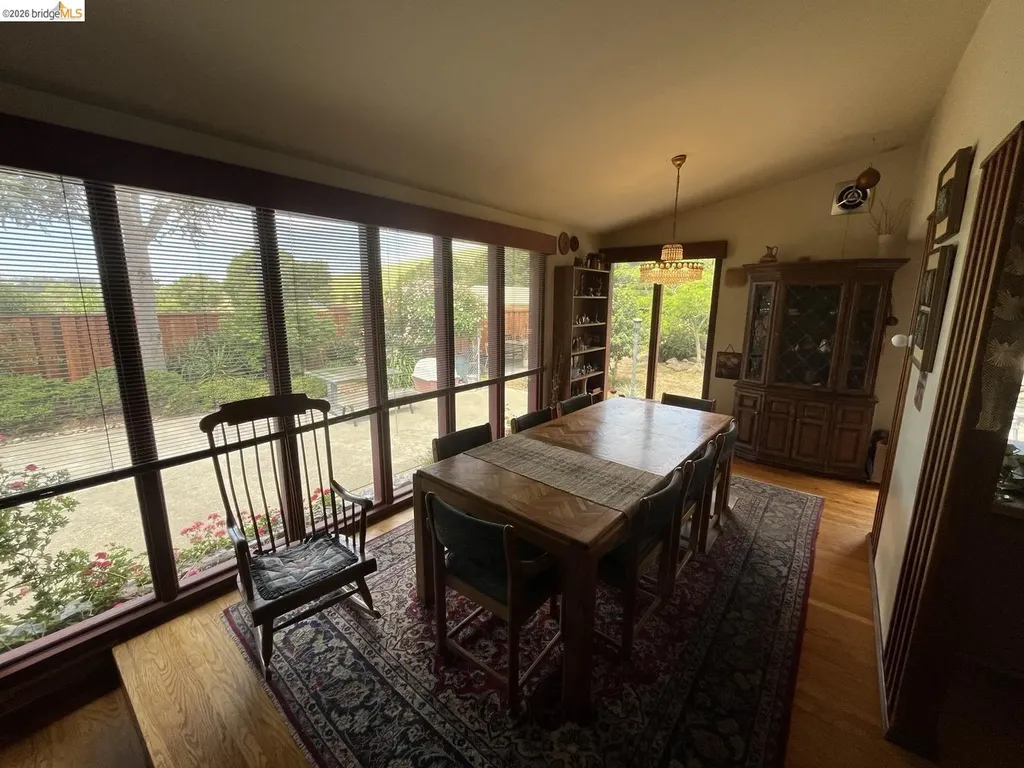 5284 Camino Alta Mira Castro Valley CA 94546