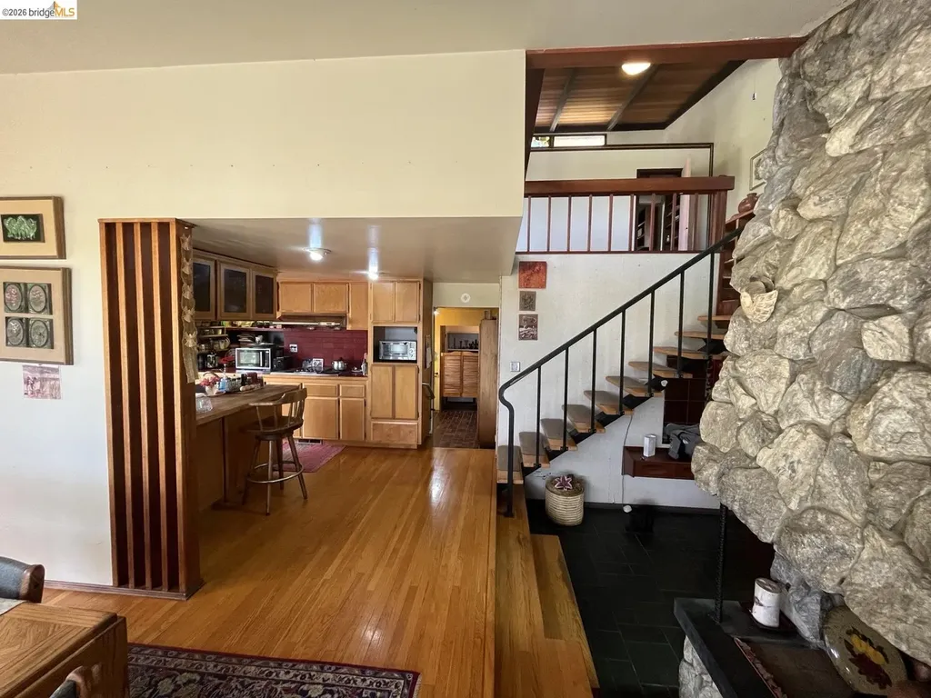 5284 Camino Alta Mira Castro Valley CA 94546
