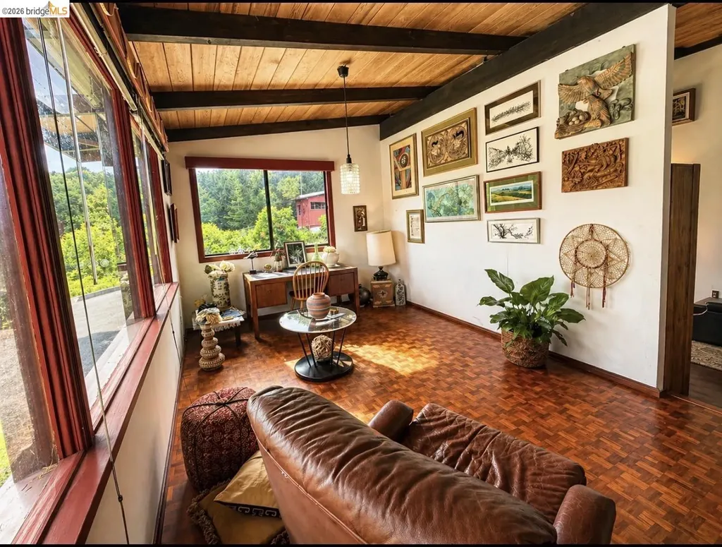 5284 Camino Alta Mira Castro Valley CA 94546