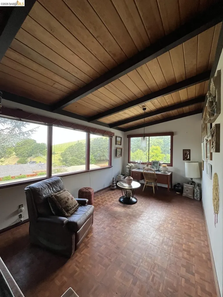 5284 Camino Alta Mira Castro Valley CA 94546