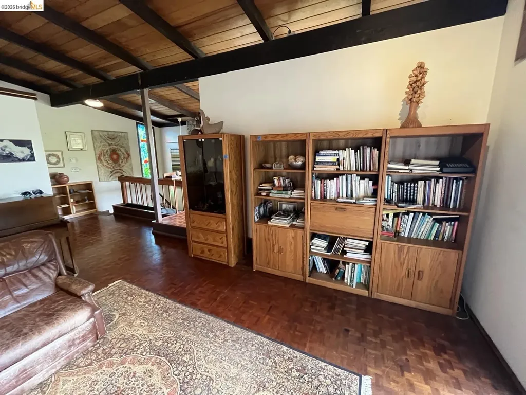 5284 Camino Alta Mira Castro Valley CA 94546