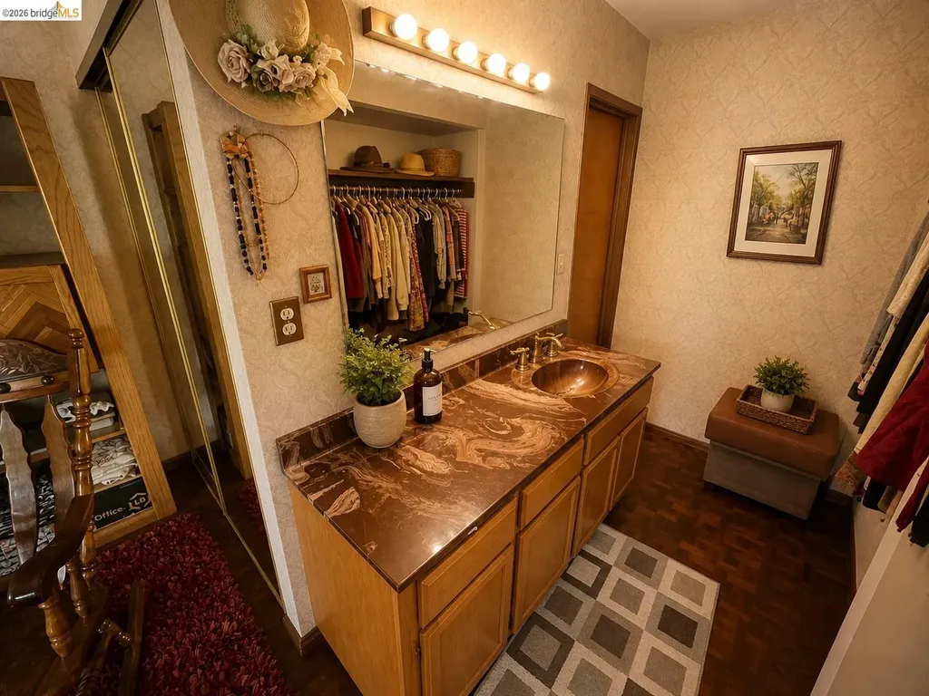 5284 Camino Alta Mira Castro Valley CA 94546
