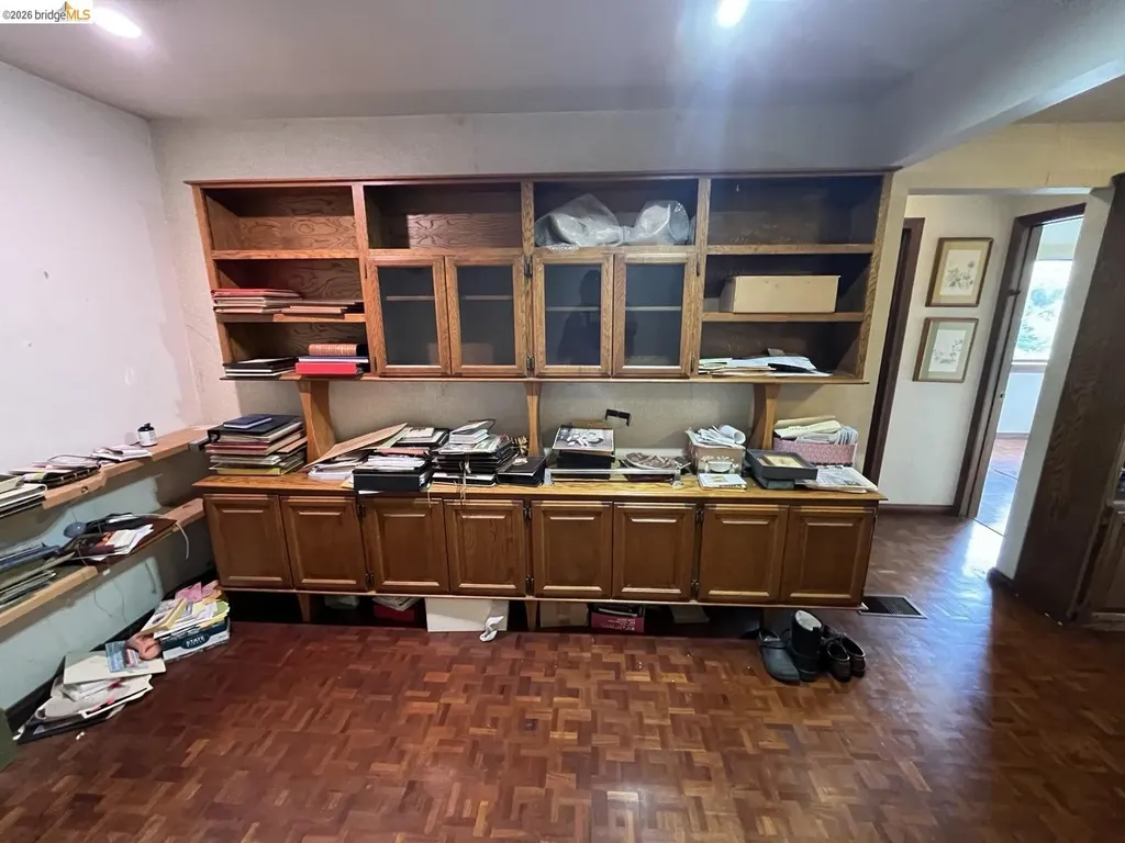 5284 Camino Alta Mira Castro Valley CA 94546