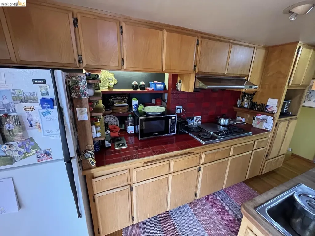 5284 Camino Alta Mira Castro Valley CA 94546
