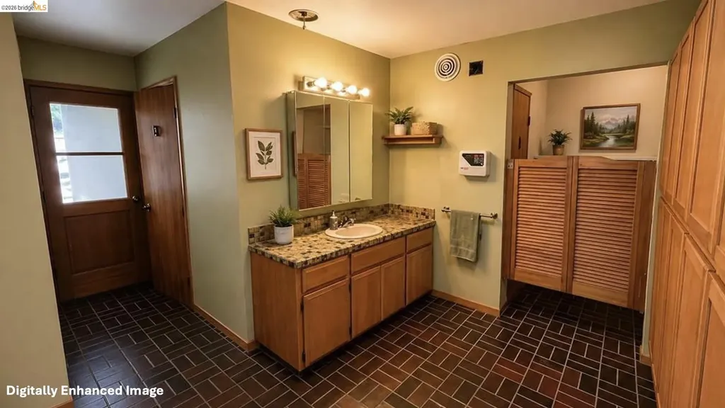 5284 Camino Alta Mira Castro Valley CA 94546