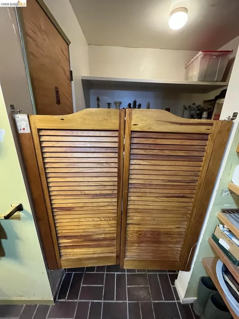 5284 Camino Alta Mira Castro Valley CA 94546