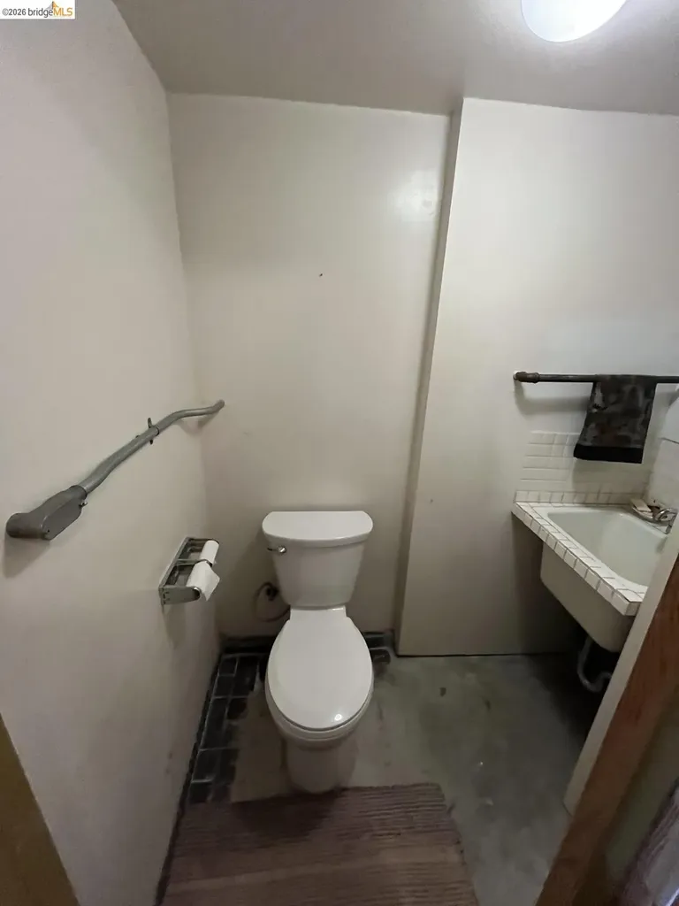 5284 Camino Alta Mira Castro Valley CA 94546