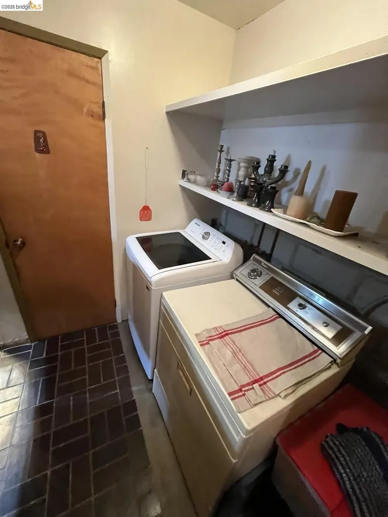 5284 Camino Alta Mira Castro Valley CA 94546