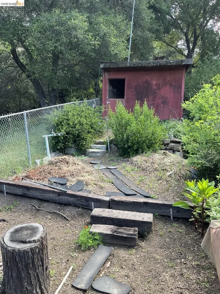 5284 Camino Alta Mira Castro Valley CA 94546