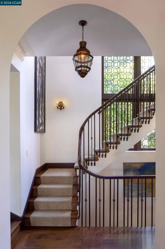 280 Indian Road Piedmont CA 94610