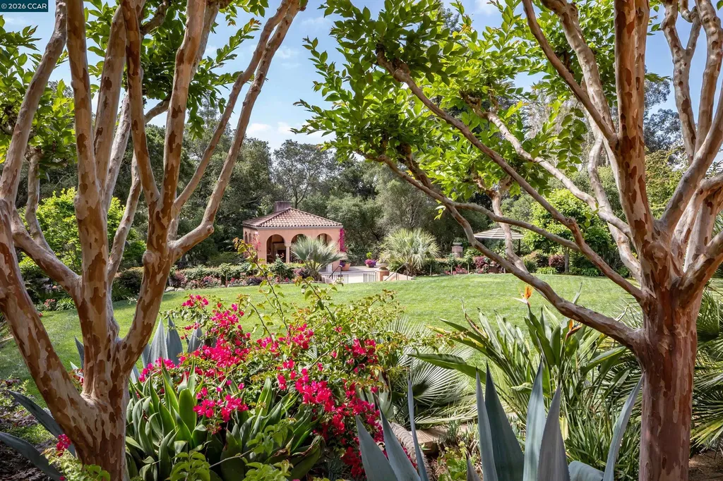 280 Indian Road Piedmont CA 94610