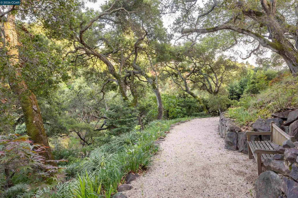 280 Indian Road Piedmont CA 94610