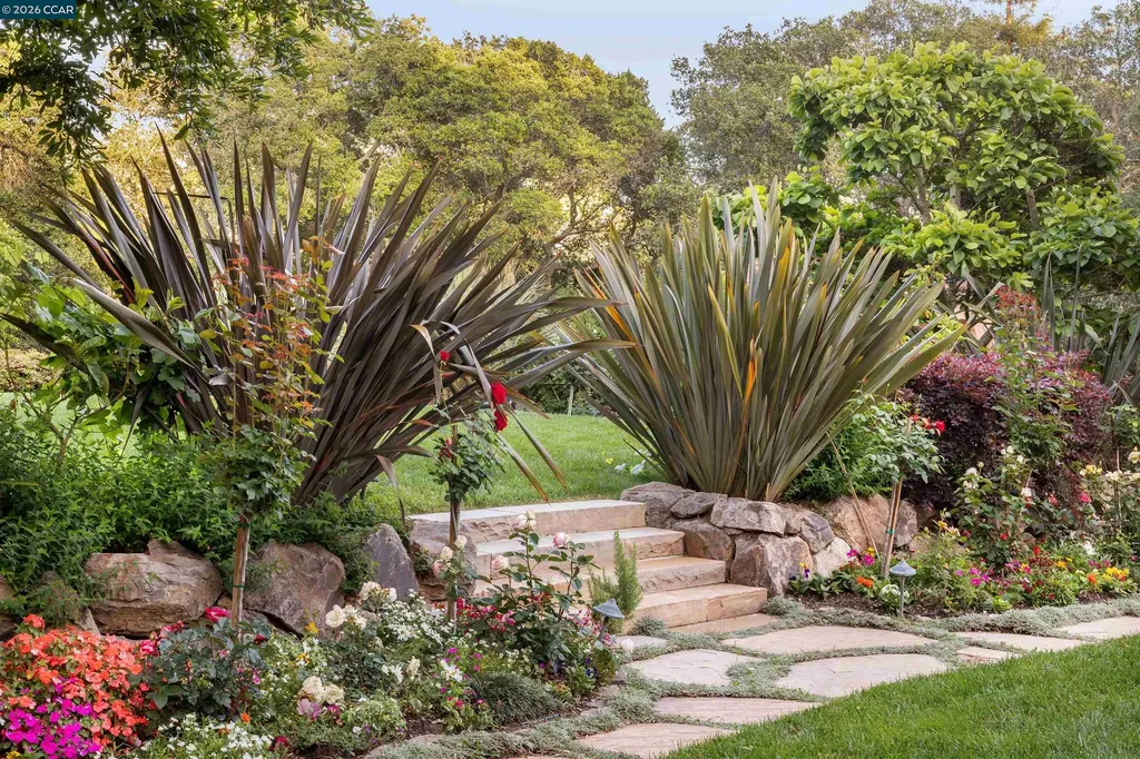 280 Indian Road Piedmont CA 94610