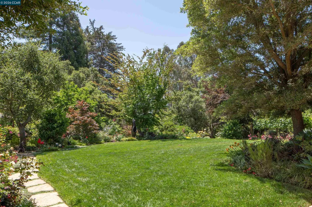 280 Indian Road Piedmont CA 94610
