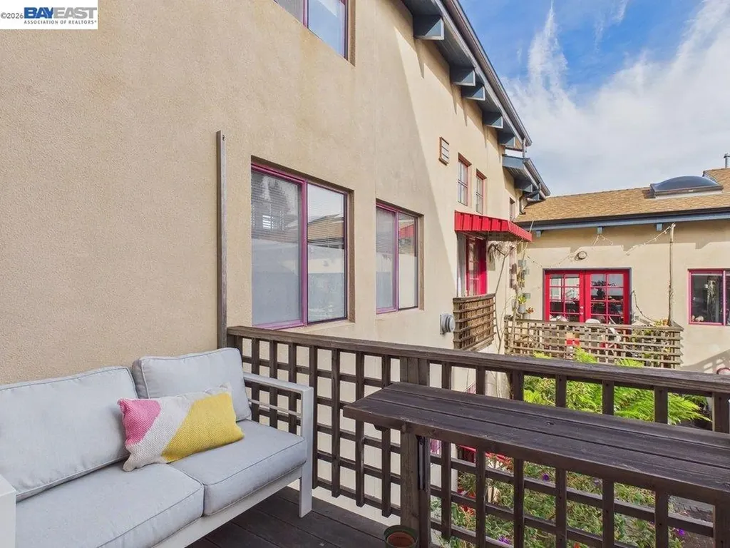 2932 Filbert Street Oakland CA 94608