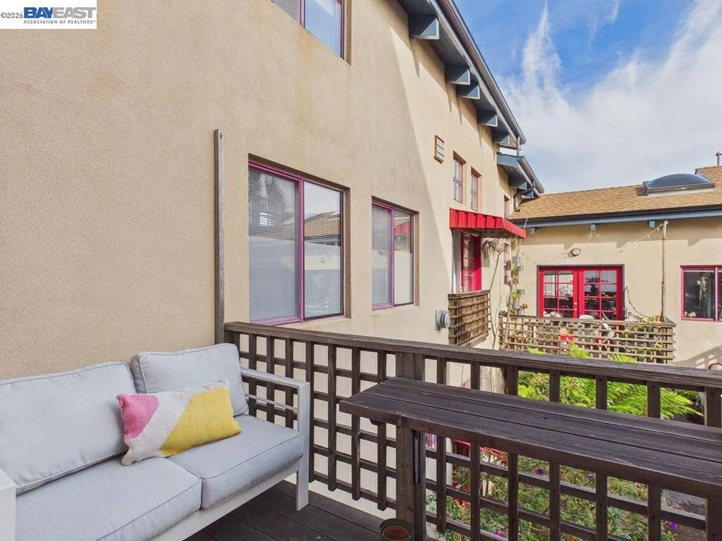 2932 Filbert Street Oakland CA 94608