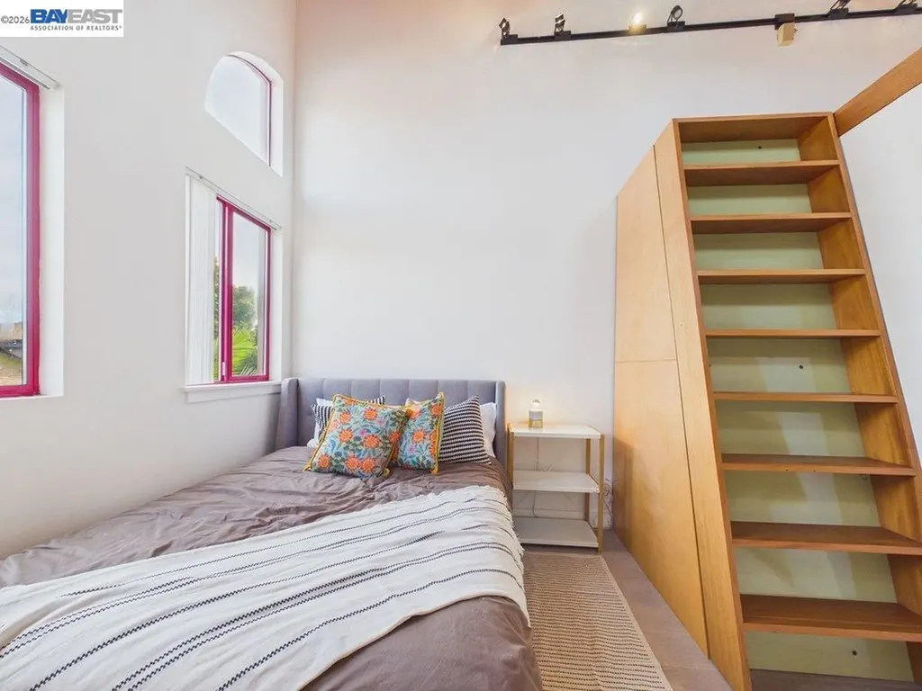 2932 Filbert Street Oakland CA 94608