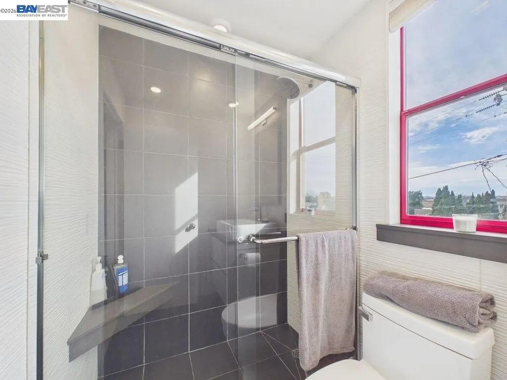 2932 Filbert Street Oakland CA 94608