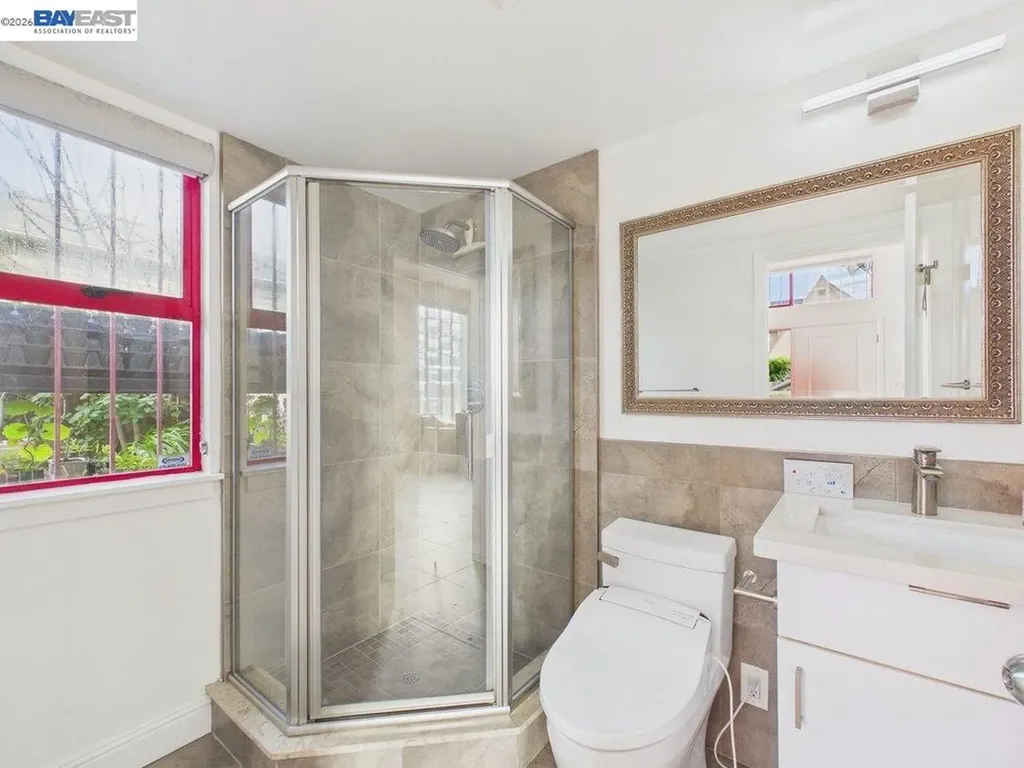 2932 Filbert Street Oakland CA 94608
