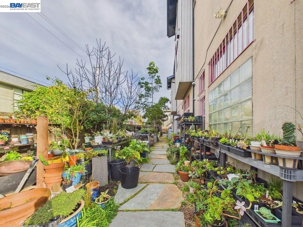 2932 Filbert Street Oakland CA 94608