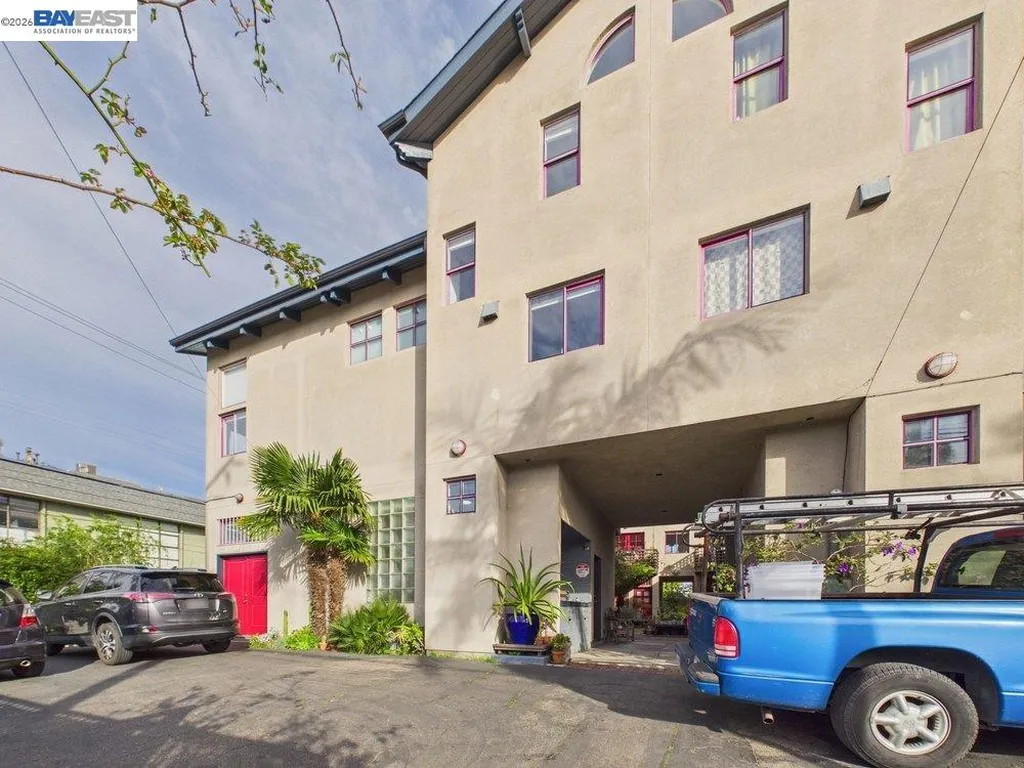 2932 Filbert Street Oakland CA 94608