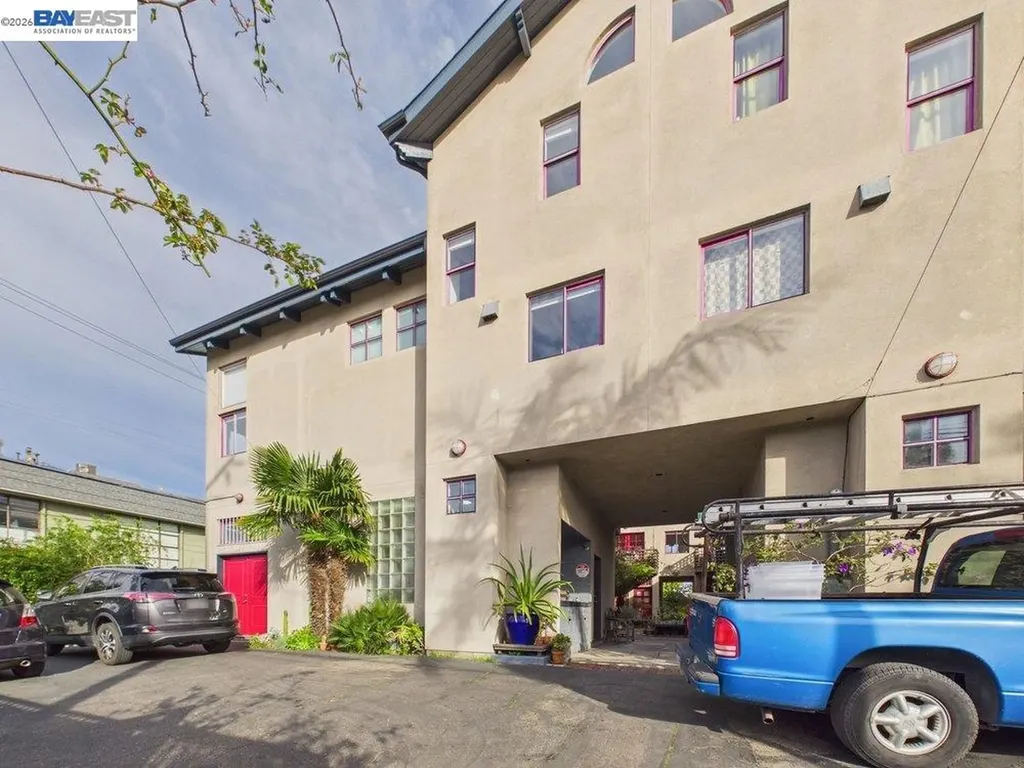 2932 Filbert Street Oakland CA 94608