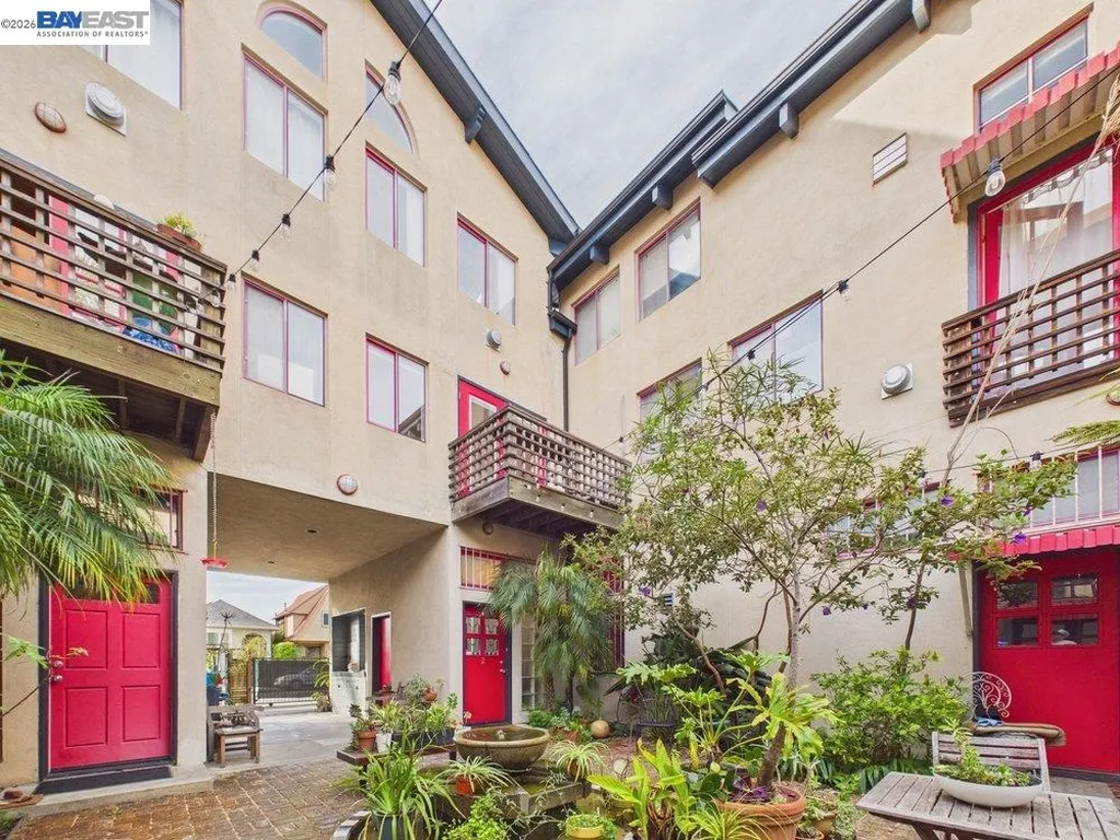 2932 Filbert Street Oakland CA 94608