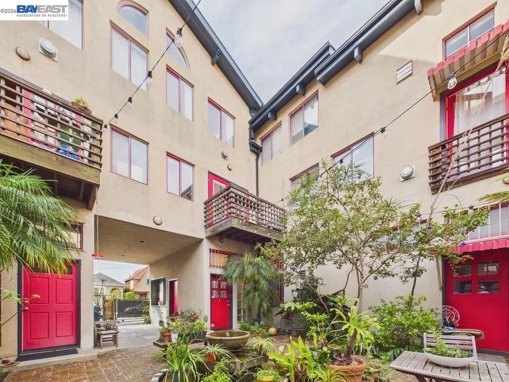 2932 Filbert Street Oakland CA 94608