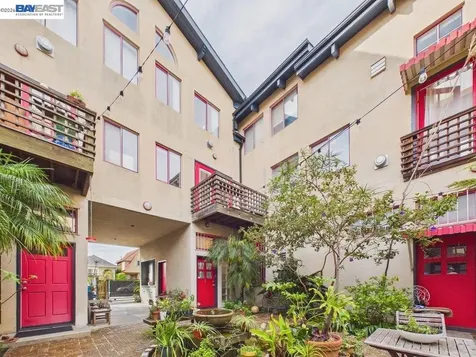 2932 Filbert Street Oakland CA 94608
