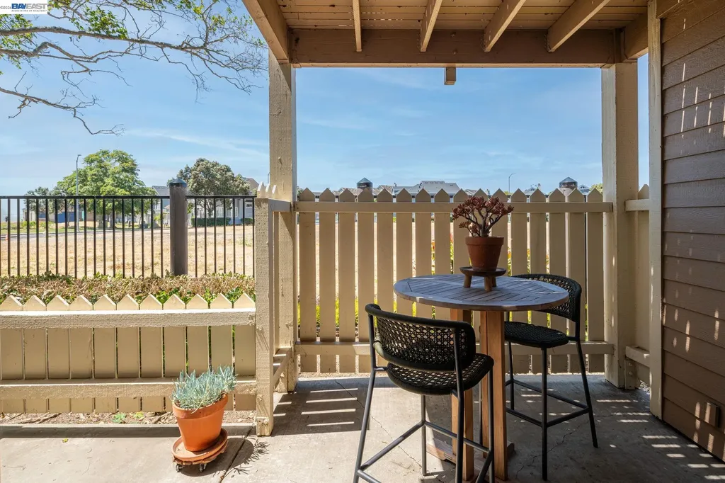 197 Lakeshore Court Richmond CA 94804