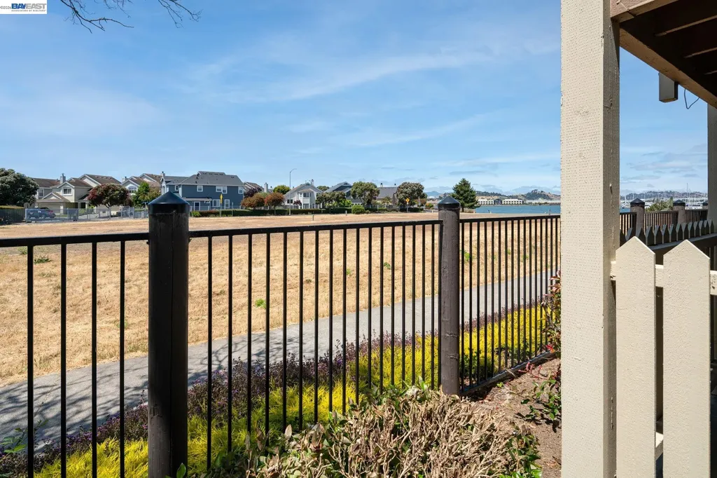 197 Lakeshore Court Richmond CA 94804